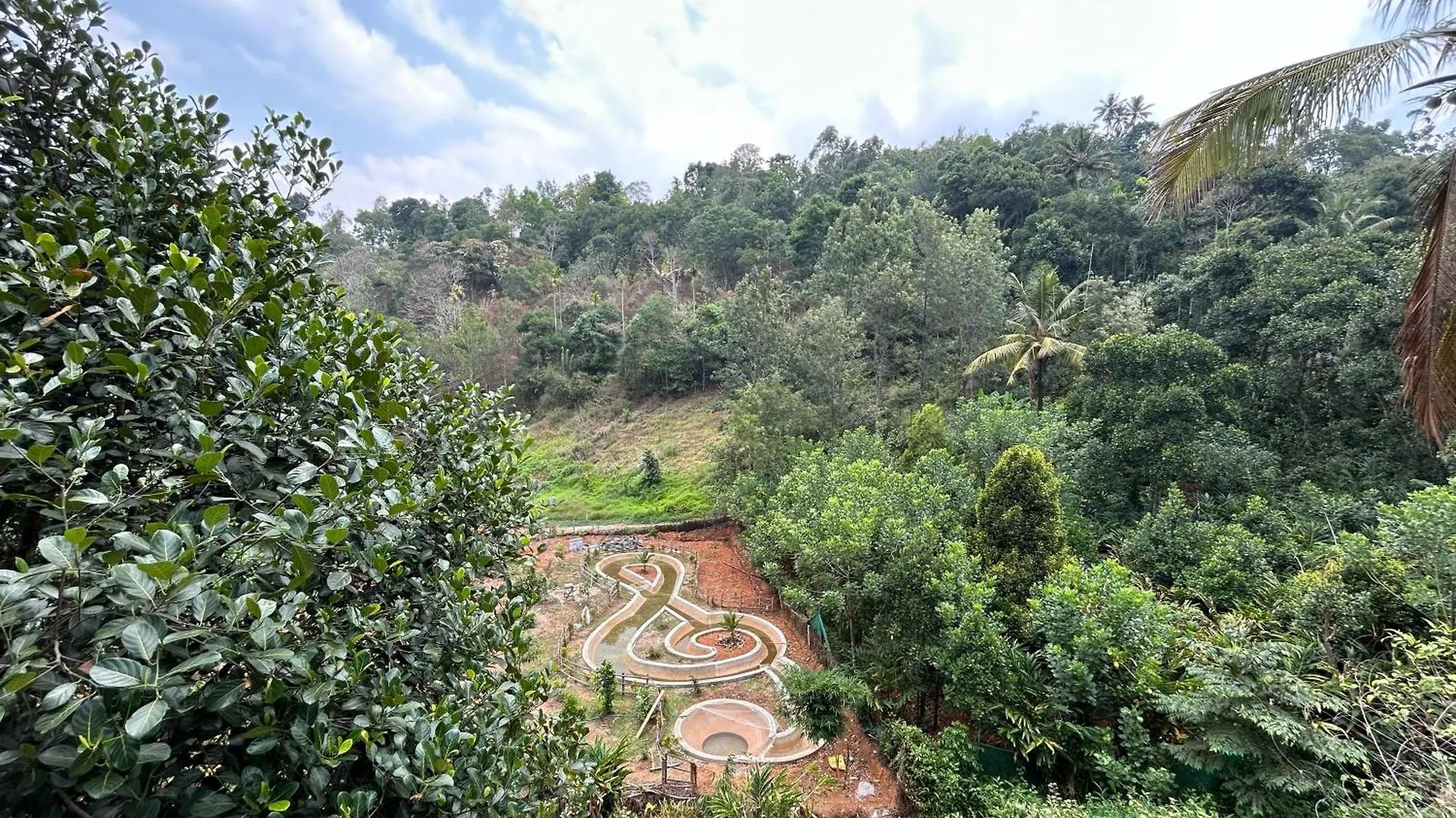 Kayyath Valley Munnar - Luxury Hillside Sanctuary Anachal 0*,  India