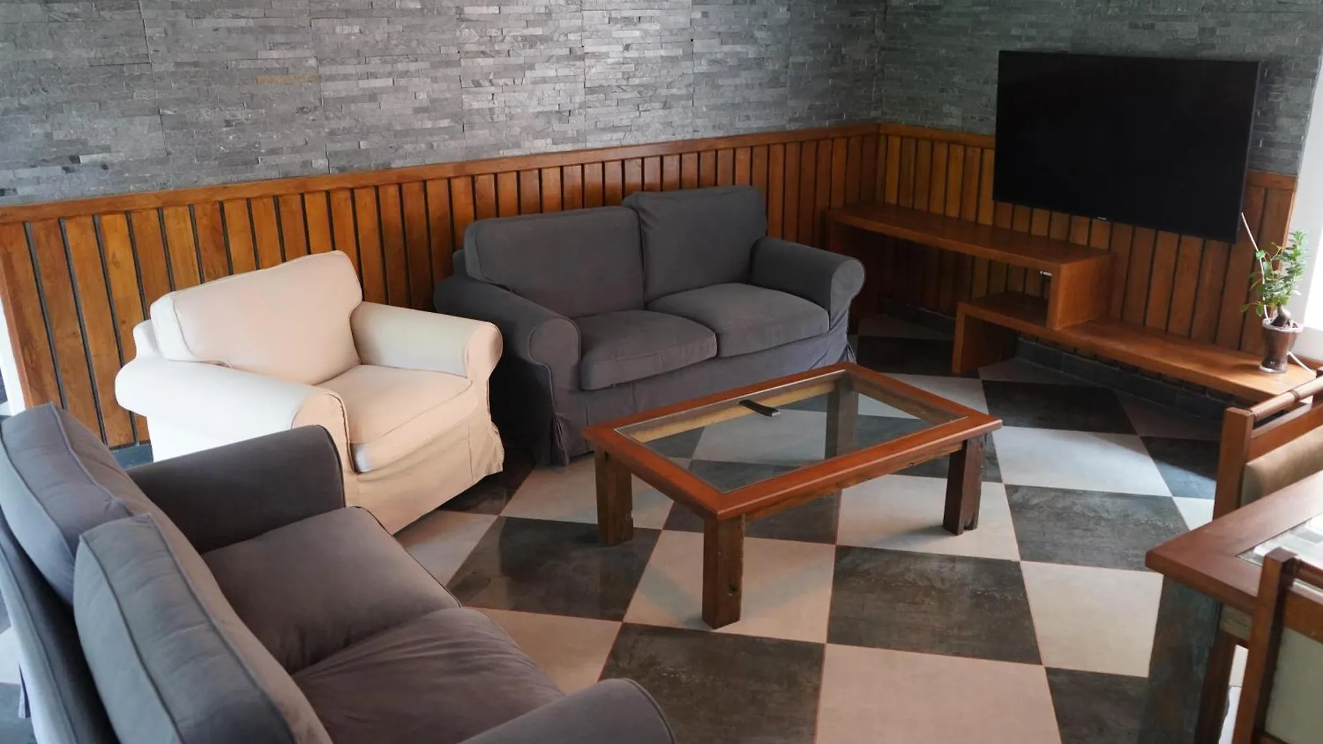 Kayyath Valley Munnar - Luxury Hillside Sanctuary Anachal