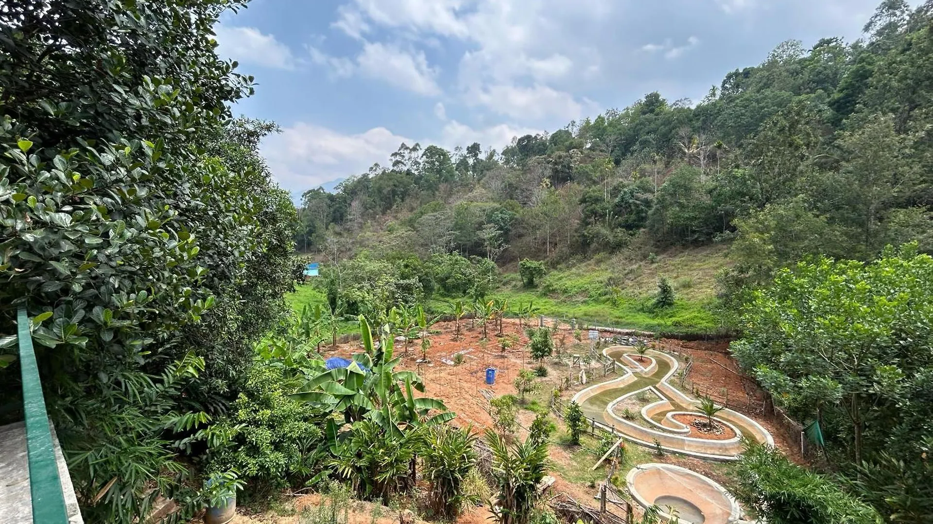 Homestay Kayyath Valley Munnar - Luxury Hillside Sanctuary Anachal