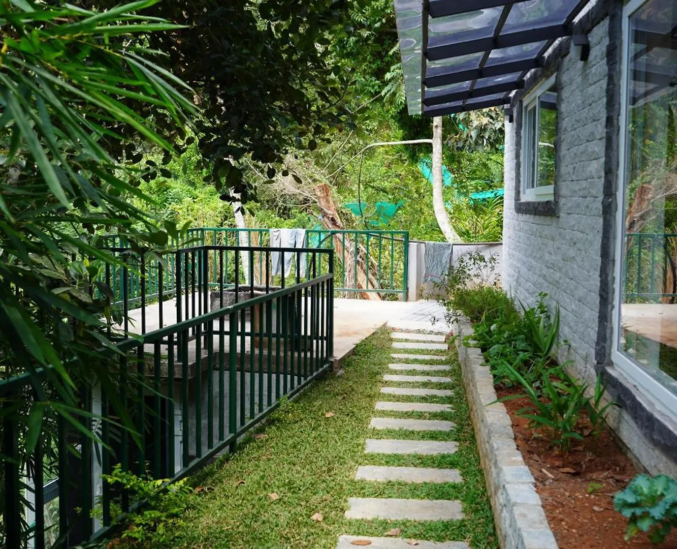 Kayyath Valley Munnar - Luxury Hillside Sanctuary Anachal 0*,  India