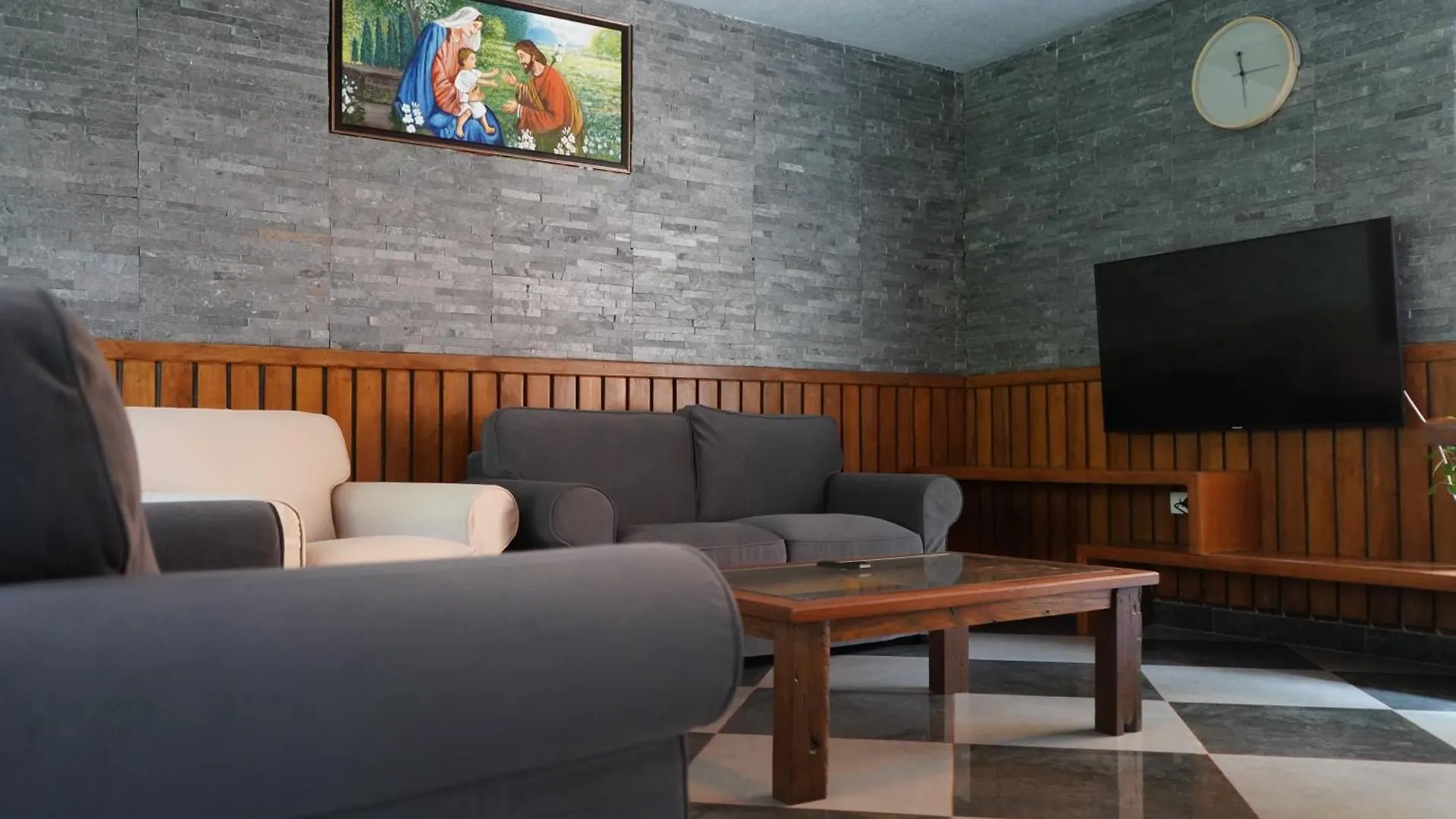 Kayyath Valley Munnar - Luxury Hillside Sanctuary Anachal Homestay