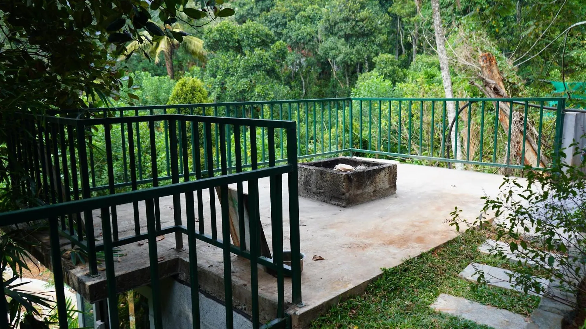 Homestay Kayyath Valley Munnar - Luxury Hillside Sanctuary Anachal